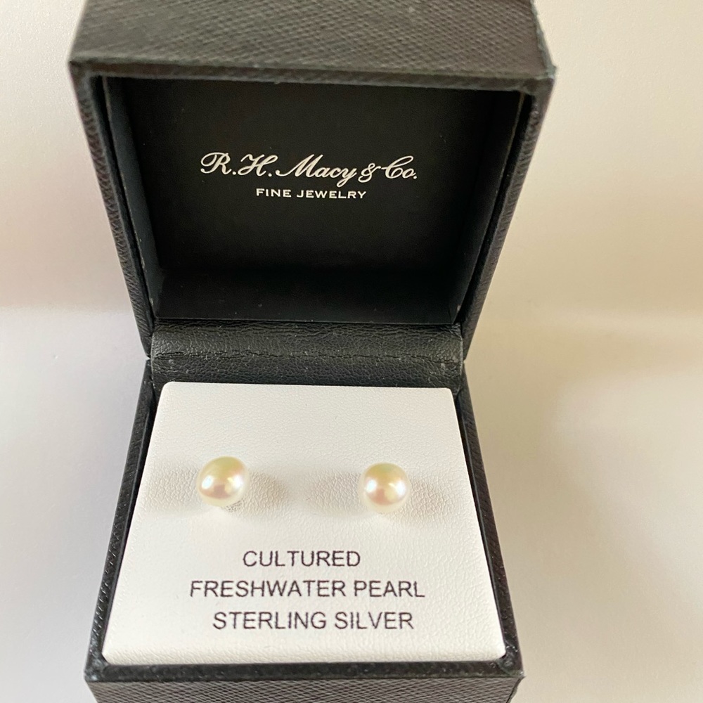 🆕 Cultured freshwater pearl sterling silver studs